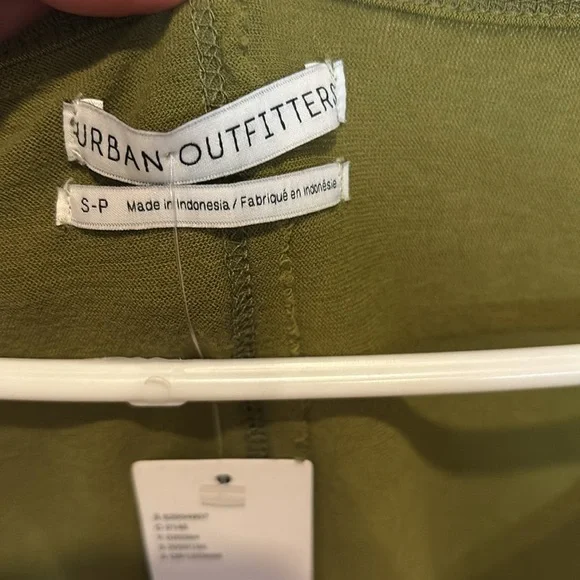 NWT Urban Outfitters Olive Green Sleeveless Top,S-P - Picture 2 of 4